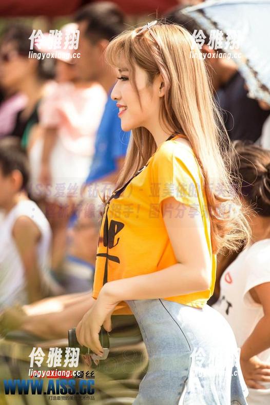 AISS爱丝(钻石版) - 亚美依的街头暴风：丝袜好像在招手！图片分享来啦！