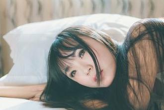 GIRLT果团网 - 必看！周大萌泳衣原图，更新既可，可别被这水面晃了眼。