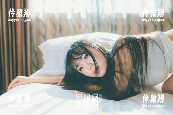 GIRLT果团网 - 必看！周大萌泳衣原图，更新既可，可别被这水面晃了眼。