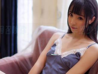 果团网召唤你，高清美图让丰唇少女正确打开！