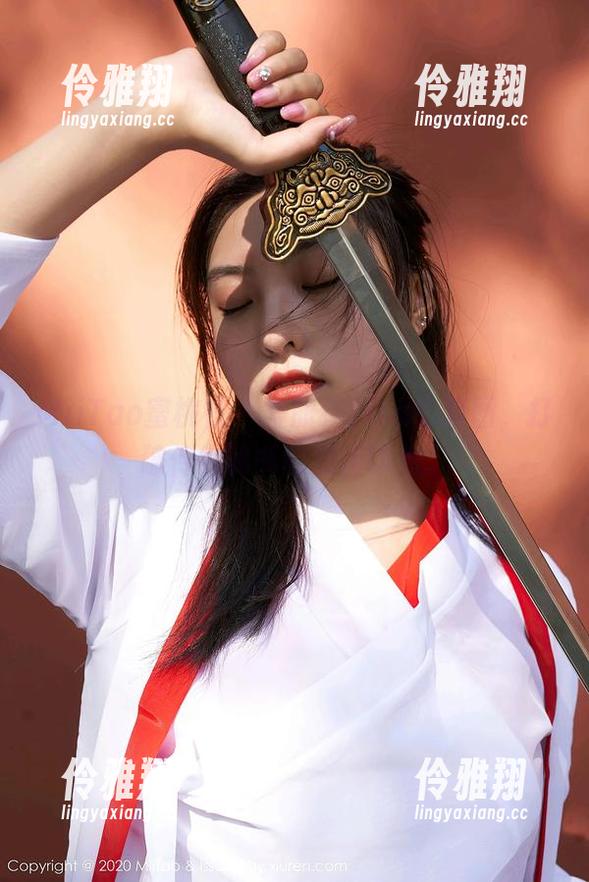 MiiTao蜜桃社-爱丽莎Lisa MiiTao蜜桃社 - 爱丽莎Lisa的套图,打破传统秘书的刻板印象。