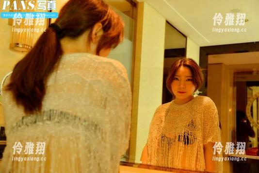 PANS写真 - 腿终于有了主，雯雯的美腿写真分享中…呐，太长了一点。