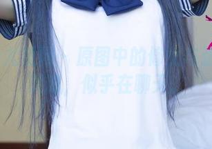 UGirls尤果网 - 原图中的修女与张雪馨的灵魂，似乎在聊天。