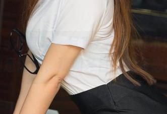 UGirls尤果网 - 写真+毛衣=杜小雨在线的随意诱惑，犹如冬日里的贪恋阳光