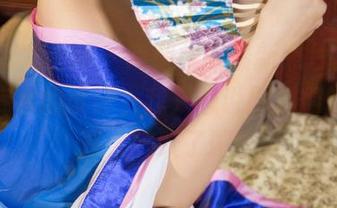 UGirls尤果网 - 诗朵雅的最新照片里，那条死库水的设计，我只想说服你们的审美是太跳跃了吧？
