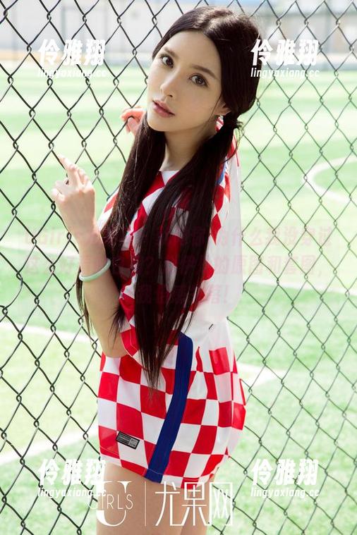 UGirls尤果网-赵伊彤 UGirls尤果网 - 就问你,为什么我没穿过这么好看的白裙?赵伊彤的原图和套图,让我倍感失落!