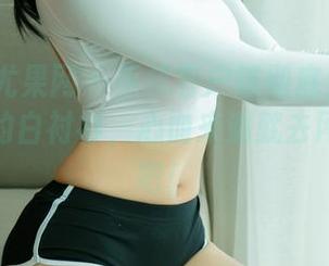 UGirls尤果网 - 手机客户端彻底无法抗拒黛蓓琪的白衬衫，心血来潮就去网盘下载吧！
