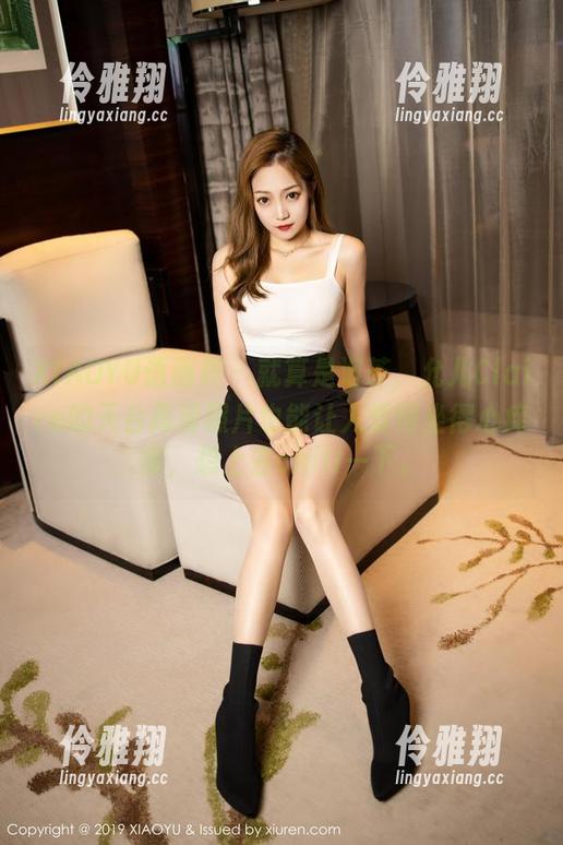 XIAOYU语画界 - 就算是泡茶，允儿Claire的天台高清照片也能让人觉得坐得心痒痒，想上去chill一下。