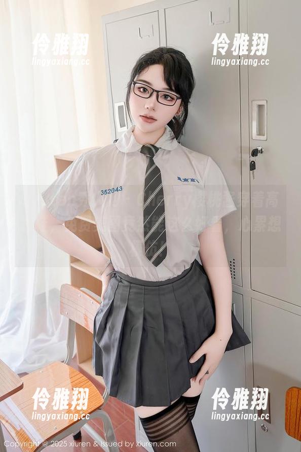 Xiuren秀人网-Cherry樱桃酱 Xiuren秀人网 - Cherry樱桃酱穿着高跟鞋,免费美图竟然能这么好看,心累想模仿!