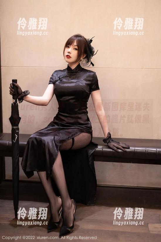 Xiuren秀人网 - 不会在最新图库里迷失方向的，sophie余冰女王的照片就像黑洞一样，吸引你直入心脏。