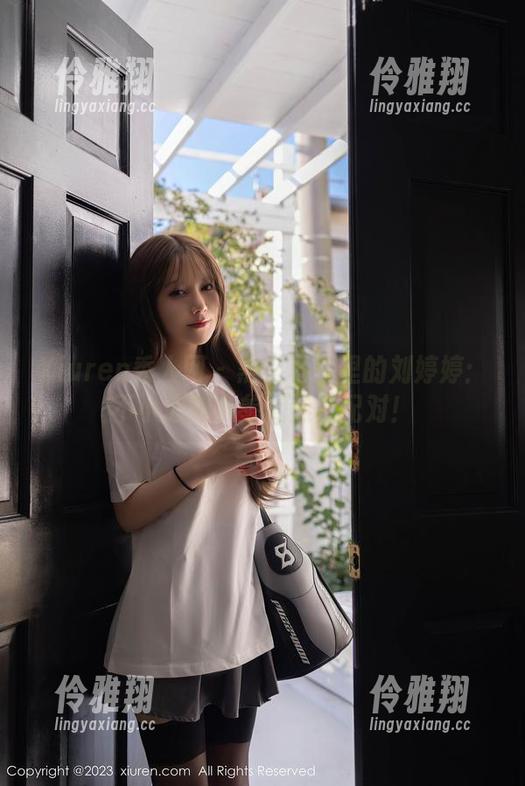 Xiuren秀人网 - 黑白写真里的刘婷婷：不小心跑去参加黑白配对！