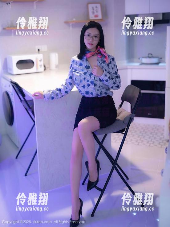 Xiuren秀人网-明日花桃桃 Xiuren秀人网 - 一探究竟:明日花桃桃的泳装图集,作品让人恍惚,也许是那队细腻的水花?