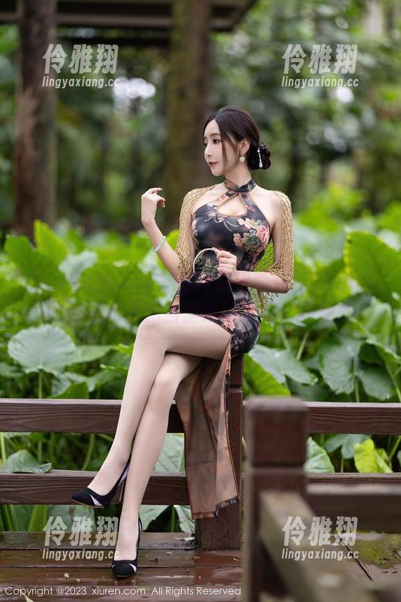 Xiuren秀人网 - 有种想把李佳芮Cherie的旗袍高清图当壁纸的冲动，你懂的