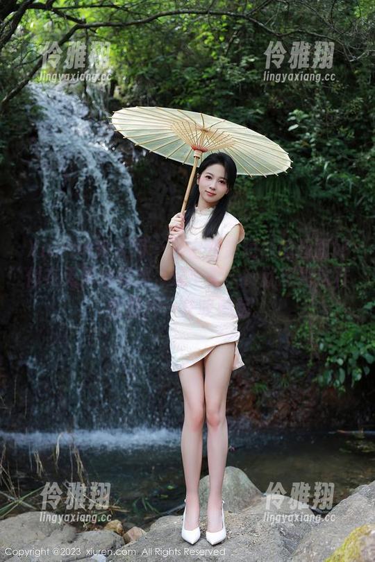 Xiuren秀人网-甜白酱 Xiuren秀人网 - 甜白酱穿短裤的画面好似在无声地叙述,这个夏天,就想把这样的图片一并收藏起。