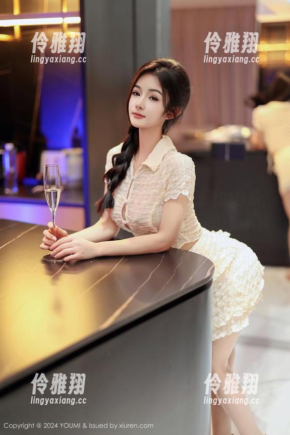 YouMi尤蜜荟-是小逗逗 YouMi尤蜜荟 - 这就是是小逗逗的自拍:高清到让你不知所措,原图更是直击灵魂。