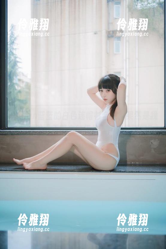 usejan蓝蓝的白色连帽衫合集，果然是我心中那股“无努力的惰性”，你觉得呢？