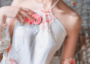 三度69又来了，水边的阿狄丽娜在线美图，被水波吸引吧？