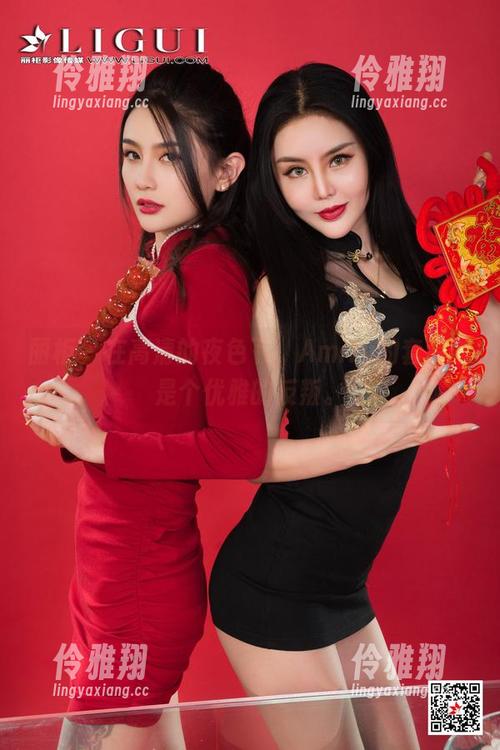 丽柜 - 在高清的夜色下，Amily的套装就是个优雅的反叛。