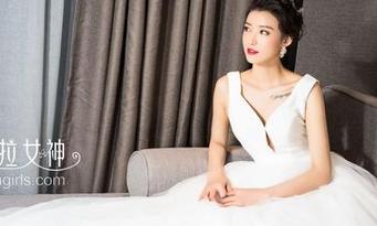 克拉女神 - 雅楠的厨房漫游记——一册写真，一顿心灵餐