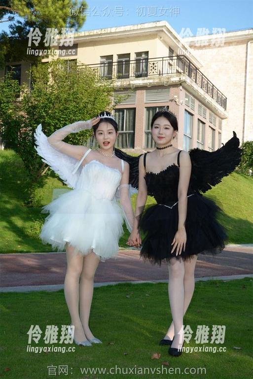 初夏女神 - 依依的海边图片合集，竟然连浪花都想调戏她？