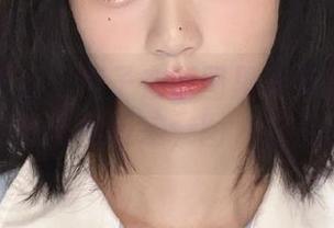 我发现千反田鹿子在原图里和英梨梨皮衣之间的化学反应，图片有点燃！