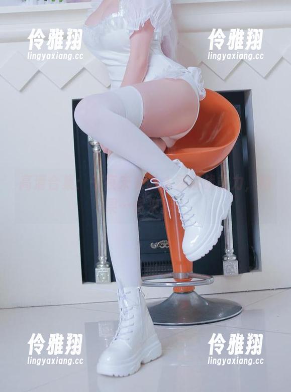 高清合集：千夜未来以水着挑战重力，结果…你来猜！