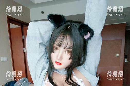 夏鸽鸽不想起床私拍的白木芽衣子女警，这个组合竟然让我意外地想多看几遍