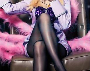 头条女神 - 小晴子穿连衣裙更新美图，转身的那一刻吸引了多少小狗汪？