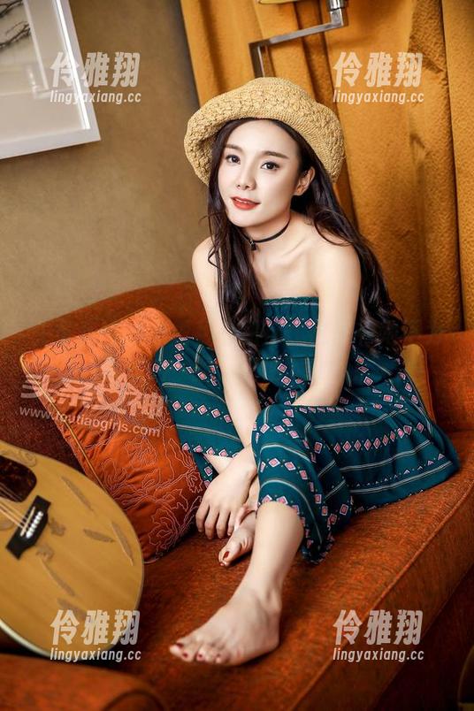 头条女神 - 文雪秘书图库：这里有她不为人知的一面，随便下载哦！
