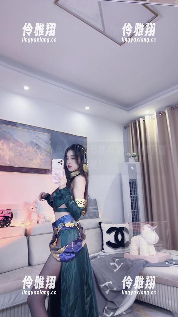 给你！小小奶瓶儿的吊带高清，随你下载再来赞！