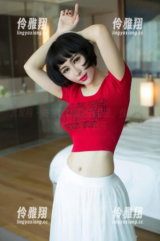 尤果网-含含 尤果网 - 在含含的旗袍图包里,优雅与幽默刚好撞个满怀