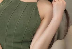 推女神 - 喵喵哒红裙写真合集——裙子的红色像我喝的酒，穿了就变得自在又放飞！