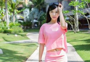推女郎 - 一边刷网盘，一边想连欣的肉丝清新气息