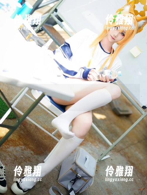 制服与晓美妈：这些图片作品居然让我产生了很多意外的想法