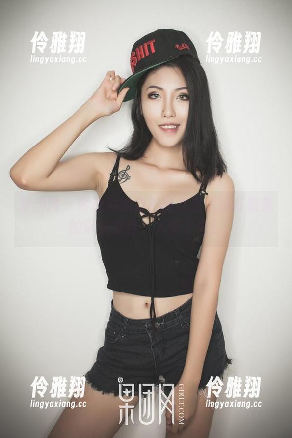 果团网 - 黄歆苑的自拍图集居然能打破我的审美底线，太美了吧！