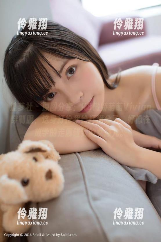 波萝社 - 原图分享：K8傲娇萌萌Vivian穿制服，这身打扮我给打满分了，好像在放学的走廊碰到的女孩儿。