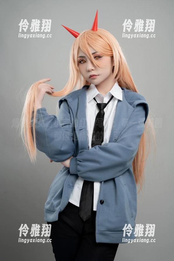 爆机少女喵小吉 爆机少女喵小吉的红裙写真:每一张美图都像是情感的诗篇