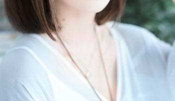 王羽杉的套装，居然也能这么“无辜”地拍成套图？