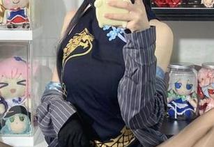 随便踩踩水，白栎Shirly高清美足在线，让你度过一个“足”够的下午。