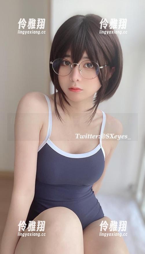 什么情况？眼酱大魔王w的私拍图集里裸足成精，秒变风景了？