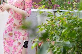 秀人网 - Lovely璐璐的私拍：你以为这么简单的毛衣会乖乖吗？