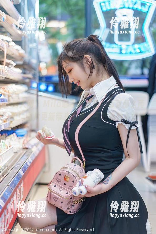 秀人网 - Mila嘟嘟的红裙，哪有那么简单！图片更新带来的是谁不知道的小情愫？