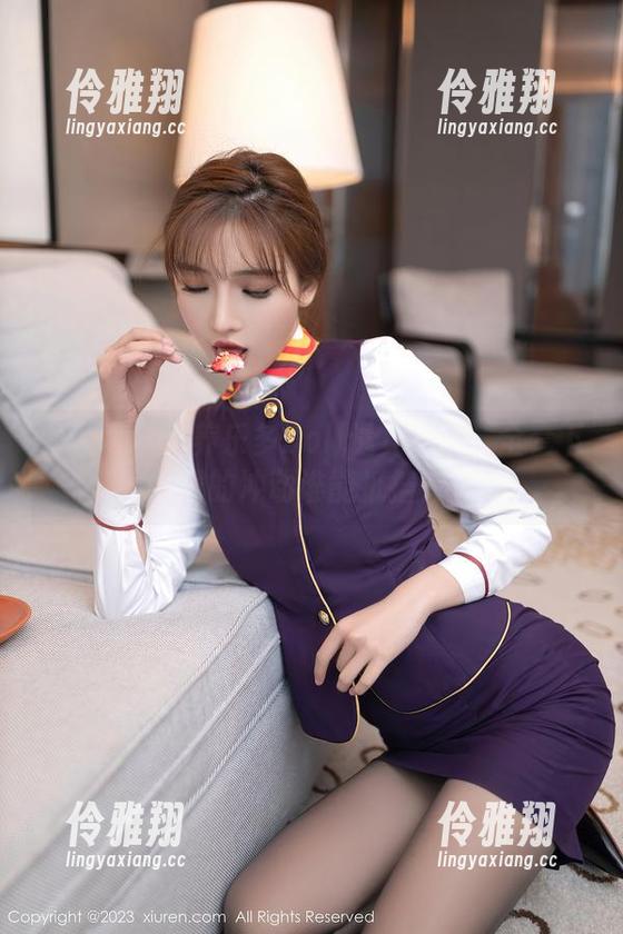 秀人网-养乐多Doll 秀人网 - 当养乐多Doll遇见吊带:全套下载的冲动谁能抵挡?