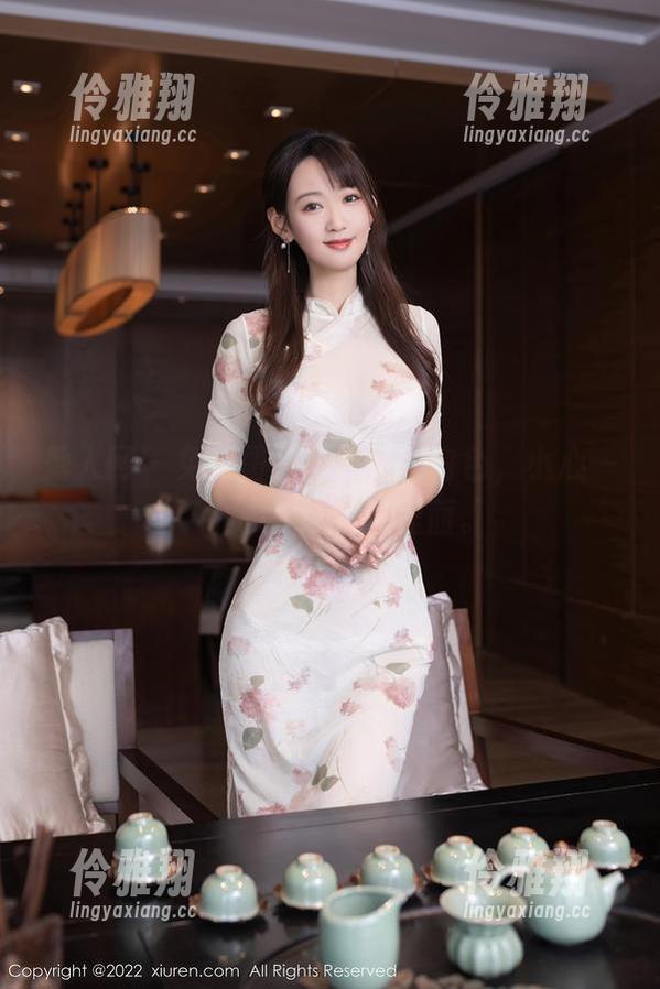 秀人网 - 免费图包、南乔的白色，小心一不小心就迷失在里面。