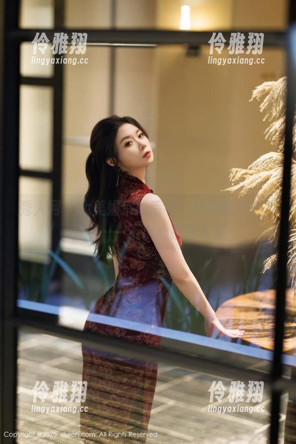 秀人网 - 大美媚京的毛衣，免费图册！这背影…一不小心就想多了