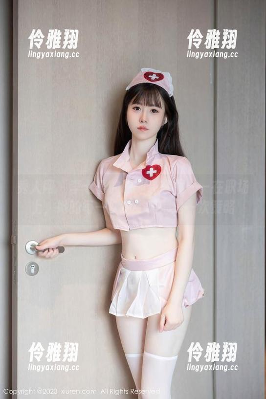 秀人网-李七喜 秀人网 - 李七喜的职业装套图——在职场上,她的每一次摆姿势都是一次策略