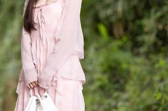 秀人网 - 最新图集：林文文的“女友”系列，哪位是她的真命天女呢？
