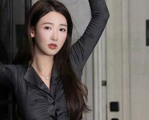 秀人网 - 最新的黄婧GIGI美脚套图，有这么美的腿，我也想试试做个“美腿控”！