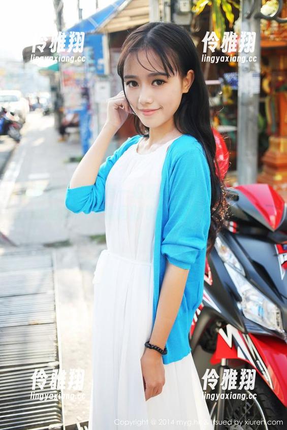 美媛馆 - 这里有一组杨晓青儿的户外写真，捡起掉的头发同时也在拍照，我的宝藏！