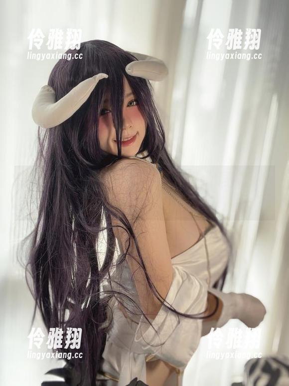 葱油饼er 微密圈 - 一件红睡衣,葱油饼er居然能玩出无圣光的花样?